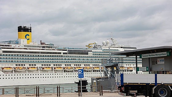 El Puerto de Cádiz acelera su actividad impulsado por el auge de cruceros y graneles