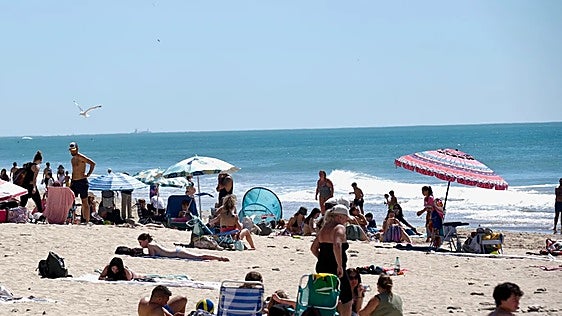 Playa de la Victoria, en foto de archivo.