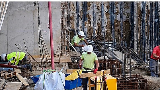 «Ningún trabajador debería jugarse la vida por ir a trabajar»: Cádiz exige medidas urgentes frente a los golpes de calor en la construcción