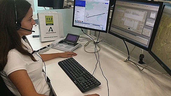 Accidente laboral en Ubrique: dos trabajadores heridos al caer una máquina de hormigón en una obra