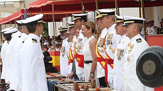 FOTOS: Entrega de Reales Despachos a los nuevos sargentos de la LXXXVII promoción del Cuerpo General de la Armada y del Cuerpo de Infantería de Marina