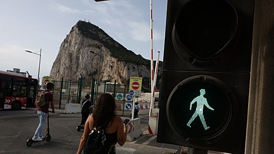 Fotos: Así se ha vivido el primer día en Gibraltar sin los controles de la Verja