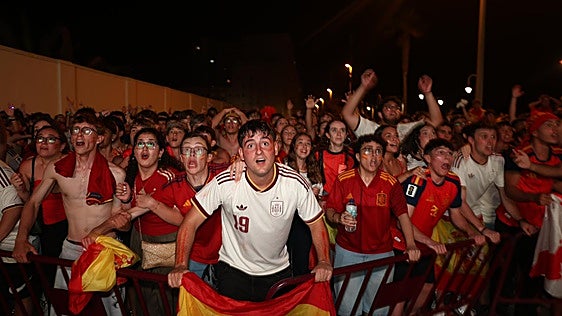 Fotos y vídeo: Fiesta en Cádiz
