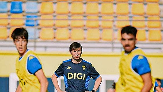Idiakez deja el Cádiz a cuatro días del inicio de Liga y Celades toma el relevo