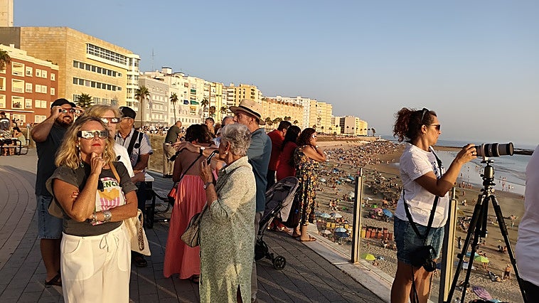 Los hoteles de Cádiz bloquean reservas ante la avalancha recibida para ver el eclipse de 2027