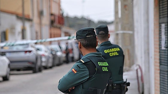 Desmantelan un quiosco de chucherías de Alcalá del Valle en el que vendían tabaco de contrabando