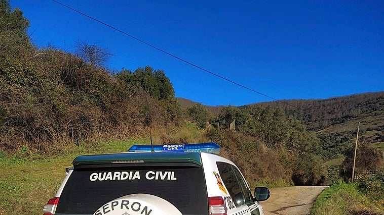Un rifle con visor térmico y un silenciador artesanal destapa un posible caso de caza furtiva en San José del Valle