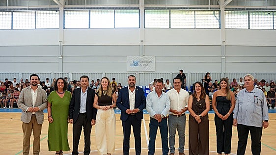El nuevo pabellón de Algar abre sus puertas después de cuatro años de obras