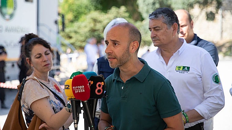 El alcalde socialista de Grazalema se desmarca del Gobierno y apoyará a Ceuta: «Sabemos lo que es recibir cariño cuando se pasa mal»