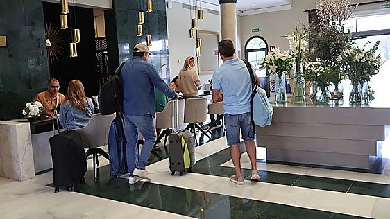 Los hoteles y apartahoteles de Chiclana alcanzaron el 92,52% de ocupación en  agosto