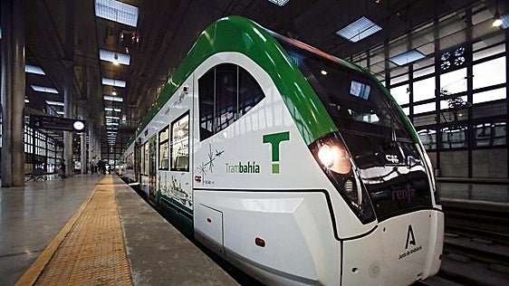 Trambahía: nuevos horarios para mejorar los trasbordos en Río Arillo con los trenes de Cercanías