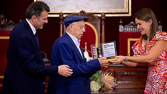 Cádiz reconoce al embajador del pescaíto frito: «El cazón en adobo es algo único»