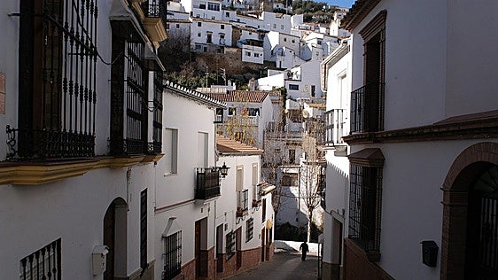 El pequeño pueblo de Cádiz que recibe más de 2 millones de visitantes cada año: tiene 2.600 habitantes y está declarado Bien de Interés Cultural