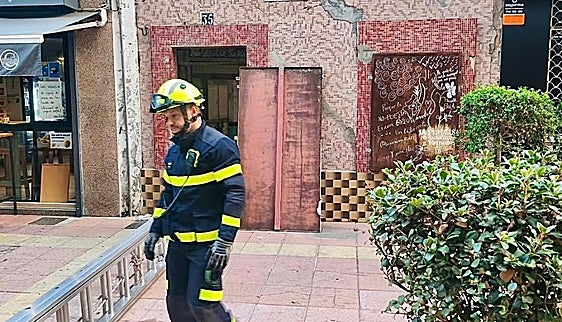 Fallece una persona tras caer sobre el techo de una vivienda abandonada en Algeciras
