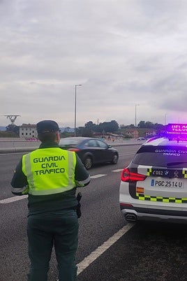 Control de velocidad de la Guardia Civil de Tráfico.