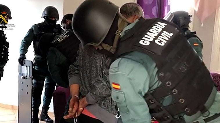El PP anuncia en Cádiz que presentará una  iniciativa en el Senado para defender a policías y guardias civiles frente a los narcos