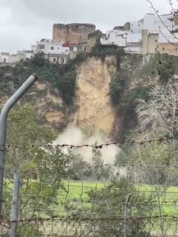 Desprendimiento de tierra en Arcos