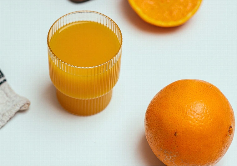 ¿Cuándo caduca el zumo de naranja recién exprimido? ¿Dónde es más barato? ¿Es verdad que pierde la Vitamina C?