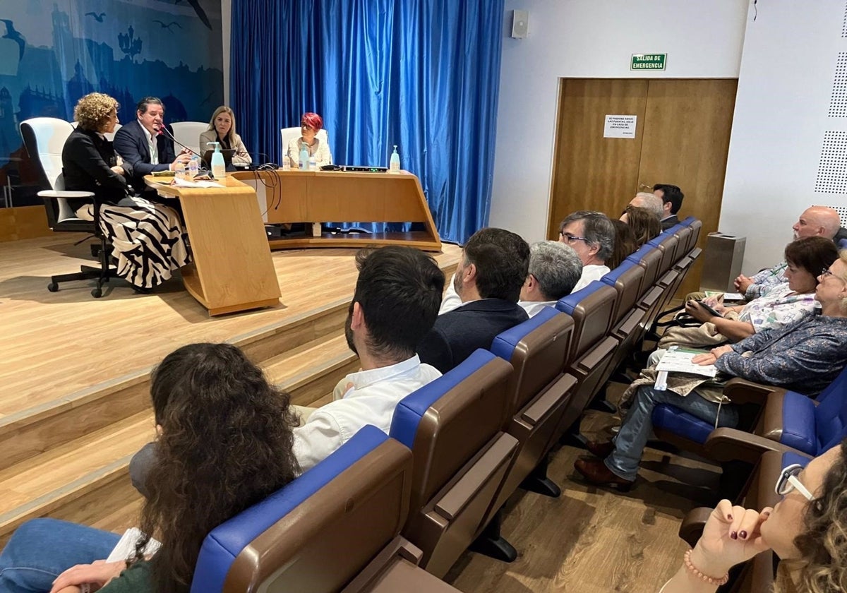 El Hospital Puerta del Mar de Cádiz acoge una jornada provincial sobre cuidados paliativos pediátricos