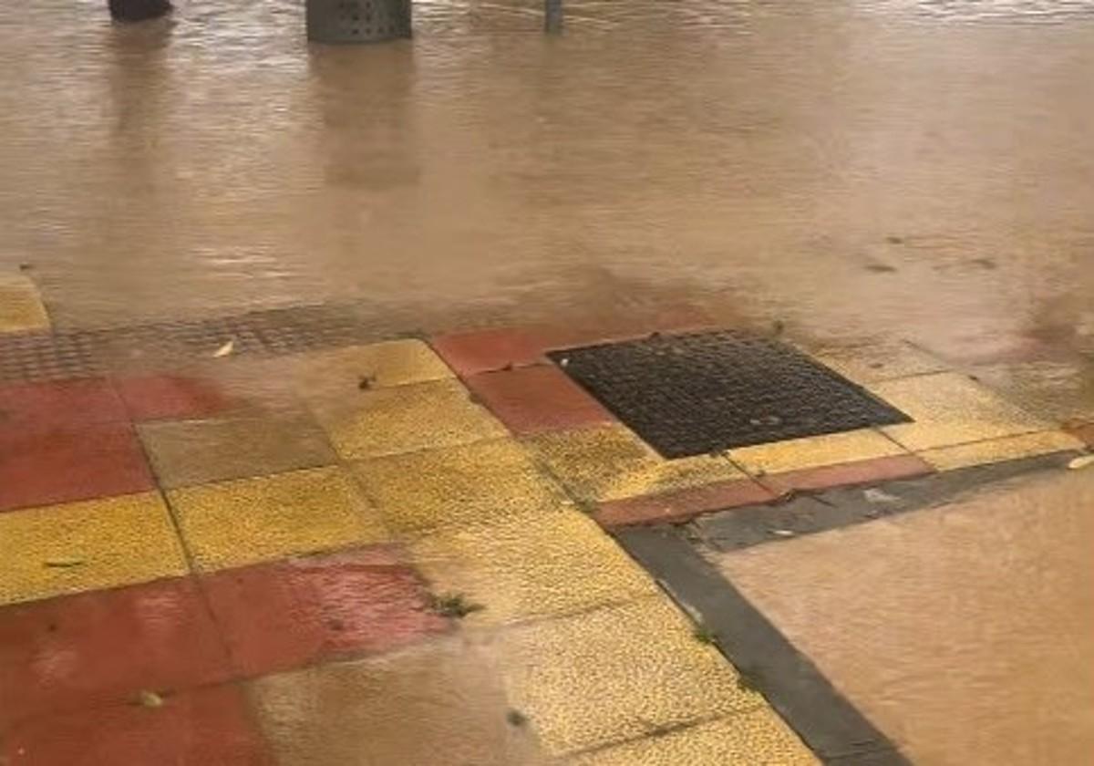 Así estaba la calle de Andy por las lluvias de la DANA