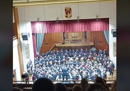 Una banda de cornetas y tambores de Málaga versiona a la comparsa de Martínez Ares: «Una obra maestra»