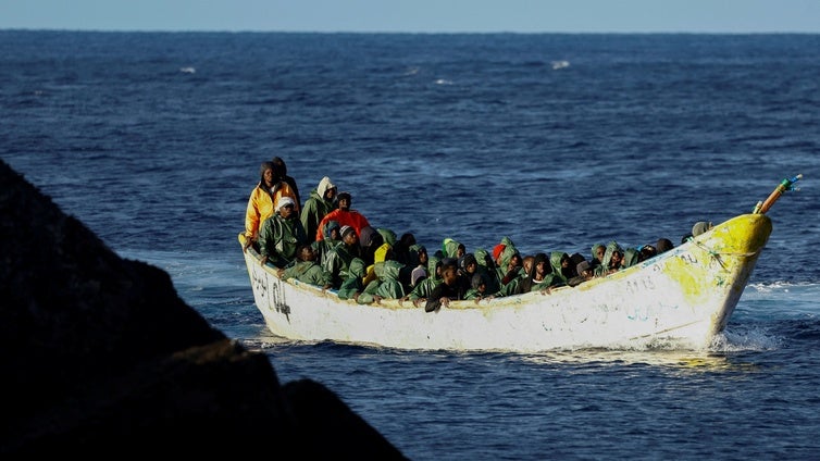 Mueren 50 personas en un cayuco cuando intentaban llegar a Canarias