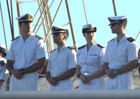 Imagen secundaria 1 - La Princesa Leonor llega a Las Palmas de Gran Canaria a bordo del &#039;Juan Sebastián de Elcano&#039;