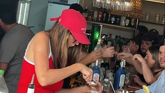 El chiringuito de la costa de Cádiz donde te puedes encontrar a Paz Padilla de camarera: «Esa mujer es una máquina»