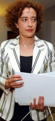 Mercedes Sánchez, momentos antes de comparecer en las Cortes regionales. Efe