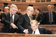 Suárez, González y Calvo-Sotelo, ayer, en el Congreso