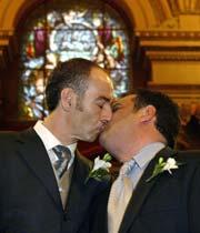 Se celebra en San Sebastián la primera boda gay entre dos concejales socialistas