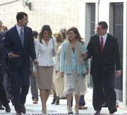 Don Felipe y doña Letizia, con el alcalde de Madrid y su esposa.JAIME GARCIA