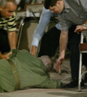Fidel Castro sufre una caída al término de un acto multitudinario