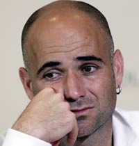 Agassi se despide de París