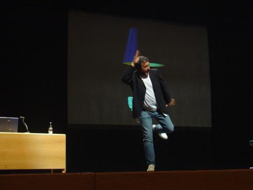 B. R.  Starck, bromeando ayer en Lisboa