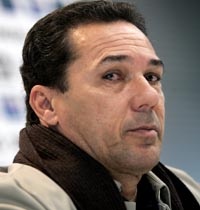 Luxemburgo, destituido