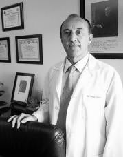 El doctor Luis Pastor, Presidente de la Sociedad Andaluza de Cardiología,  apuesta por apoyar la formación científica de los MIR