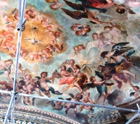 En la imagen  parte de esa pintura que se podrá contemplar una vez que concluyan las obras y se reabra este templo./RAÚL DOBLADO.