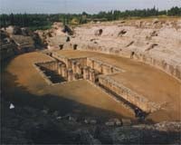 Veinte mil personas siguieron desde estas gradas del anfiteatro el espectáculo de ano nuevo con las fieras de Cayus Sentius Africanus. ABC