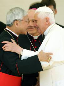 La iglesia oficial china reconoce la autoridad de Benedicto XVI