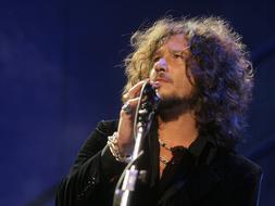 Enrique Bunbury pone esta noche de largo su nuevo disco en solitario