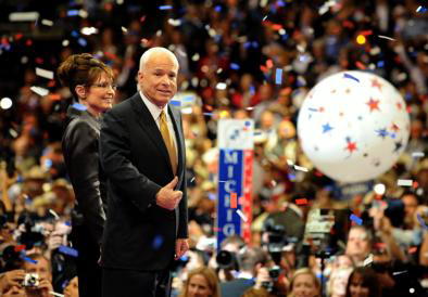 McCain lanza su versión de «cambio» al aceptar la candidatura republicana