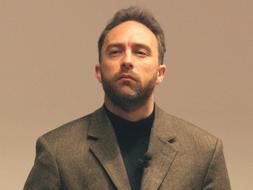 Jimmy Wales, el «dolor de cabeza» de Google y Yahoo
