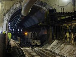 Fomento subvenciona a Metro con 40 millones cuando un solo km. cuesta 64