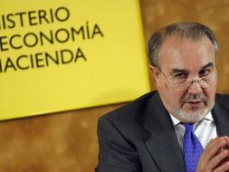 El vicepresidente segundo y ministro de Economía, Pedro Solbes ha presentado el nuevo modelo de financiación autonómica. / Efe