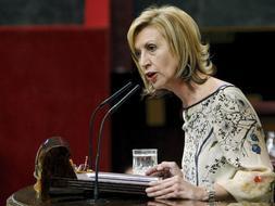 La diputada de Unión, Progreso y Democracia (UPyD) Rosa Díez, durante su intervención en el pleno de ayer en el Congreso. /Efe