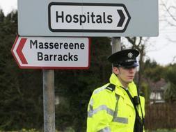 Entrada de la base del Ejército Massereene en el condado de Antrim, 16 millas al norte de Belfast. / Efe