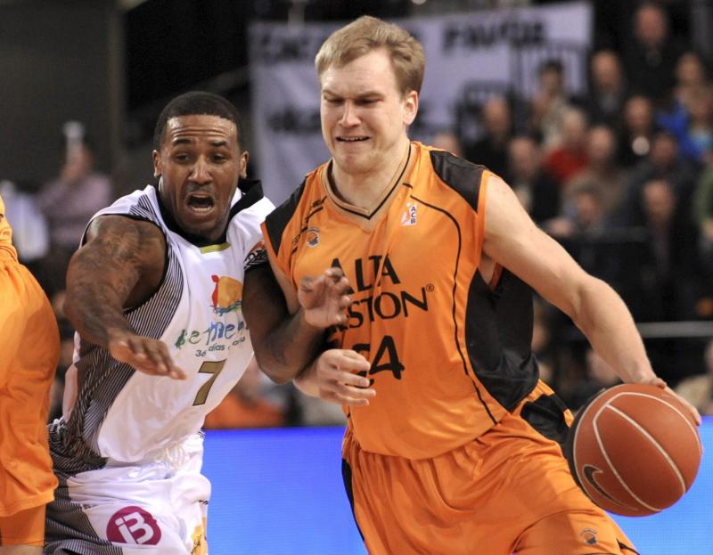 Brad Oleson ha fallado en su oportunidad para forzar la prórroga en Menorca./EFE