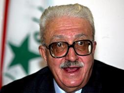 Fotografía de archivo del 2 de octubre de 2002 que muestra al por entonces viceprimer ministro iraquí, Tareq Aziz, en Ankara (Turquía). / Efe