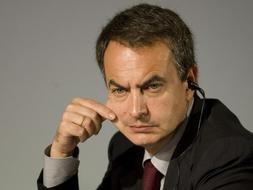 El presidente del Gobierno español, José Luis Rodríguez Zapatero, asiste a la inauguración de la VI Cumbre de Líderes Progresistas en Viña del Mar (Chile). / Efe